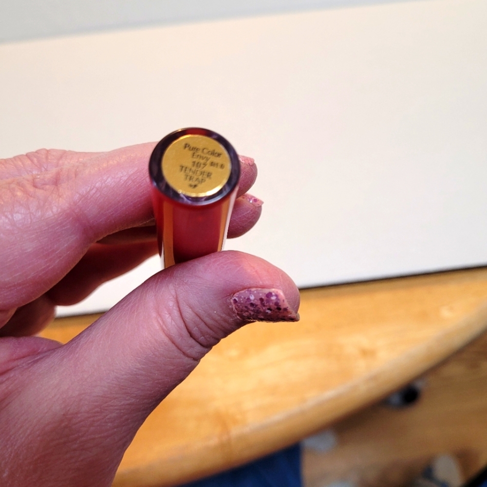 ESTEE LAUDER LIPSTICK
